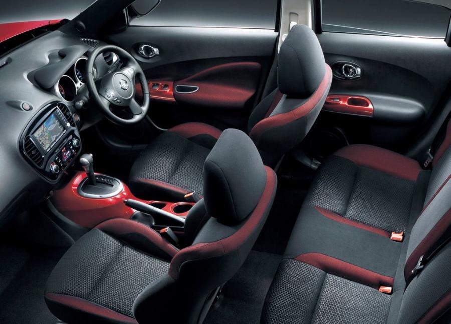  Nissan Juke 2010 года  (JP) (фото 2 из 5)